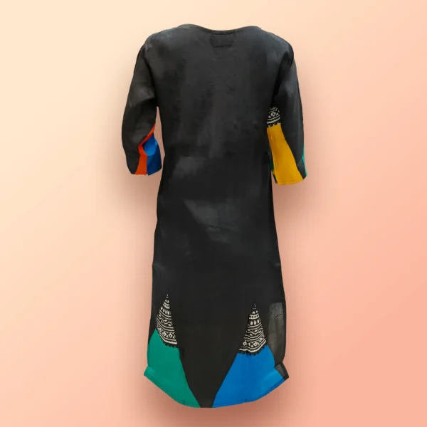 Black With Abstract Geometrical Printed Silk Women Kurta - Image 2
