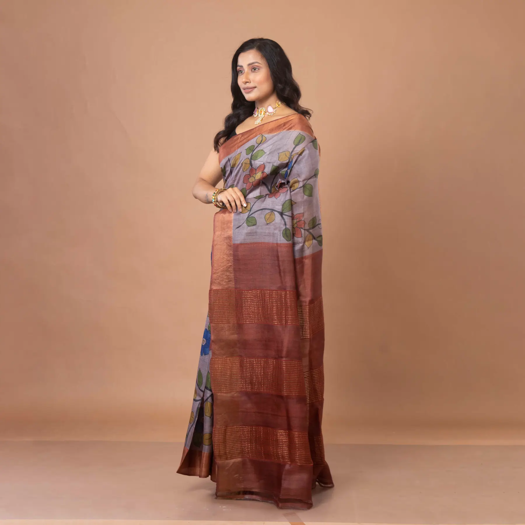Handblock Floral Printed With Zari Border Tussar Saree - Image 2