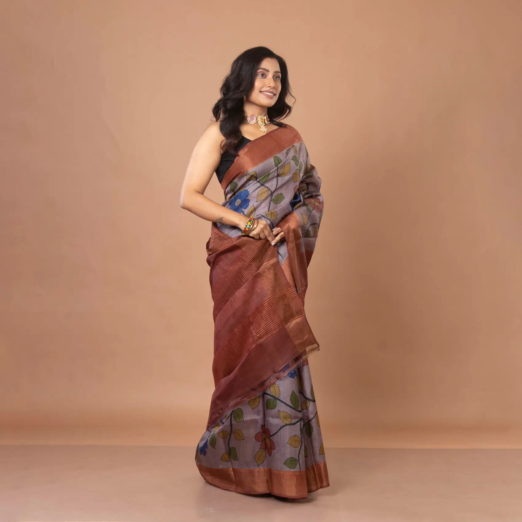 Handblock Floral Printed With Zari Border Tussar Saree - Image 3