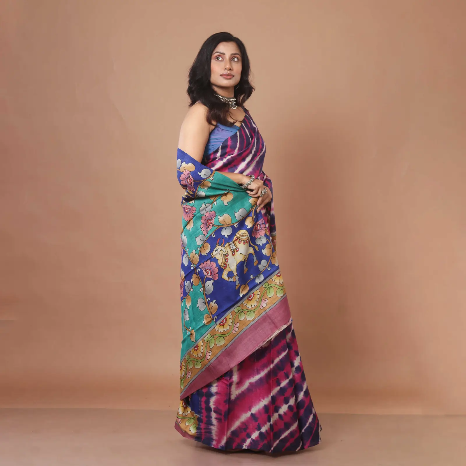 Majestic Magenta Tussar Silk Saree with Shibori Tie-Dye and Hand-Painted Kamdhenu Pichwai Pallu - Image 2