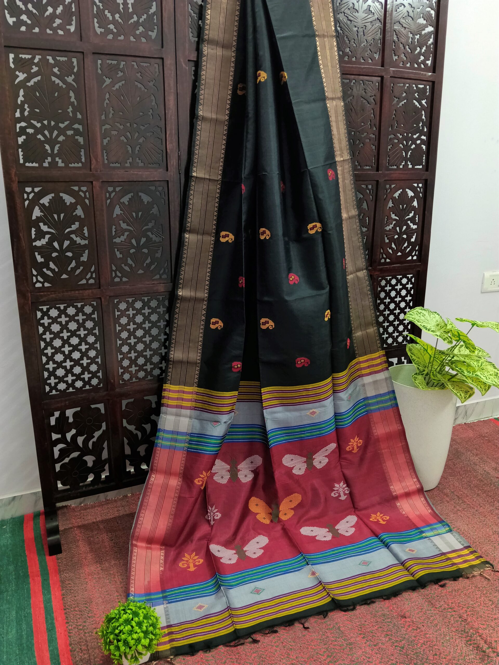 Black & Maroon Bishnupuri Katan Silk Kalakshetra Saree - Image 4
